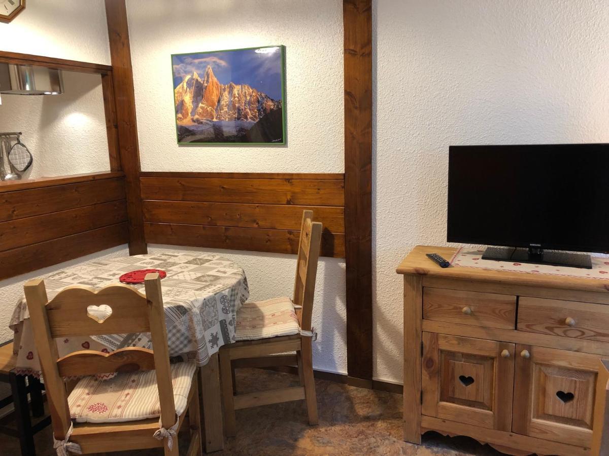 Mont Blanc View Chamonix Apartment ภายนอก รูปภาพ